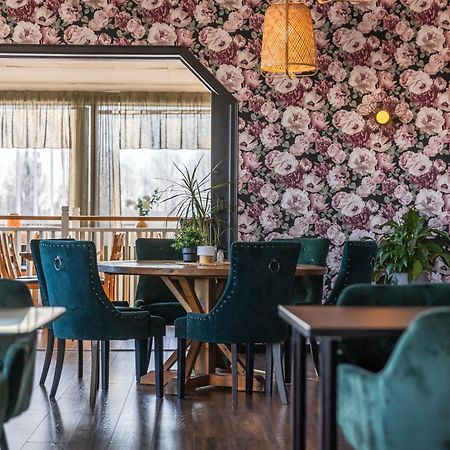 Hotell Kung Gösta Mora Exterior foto