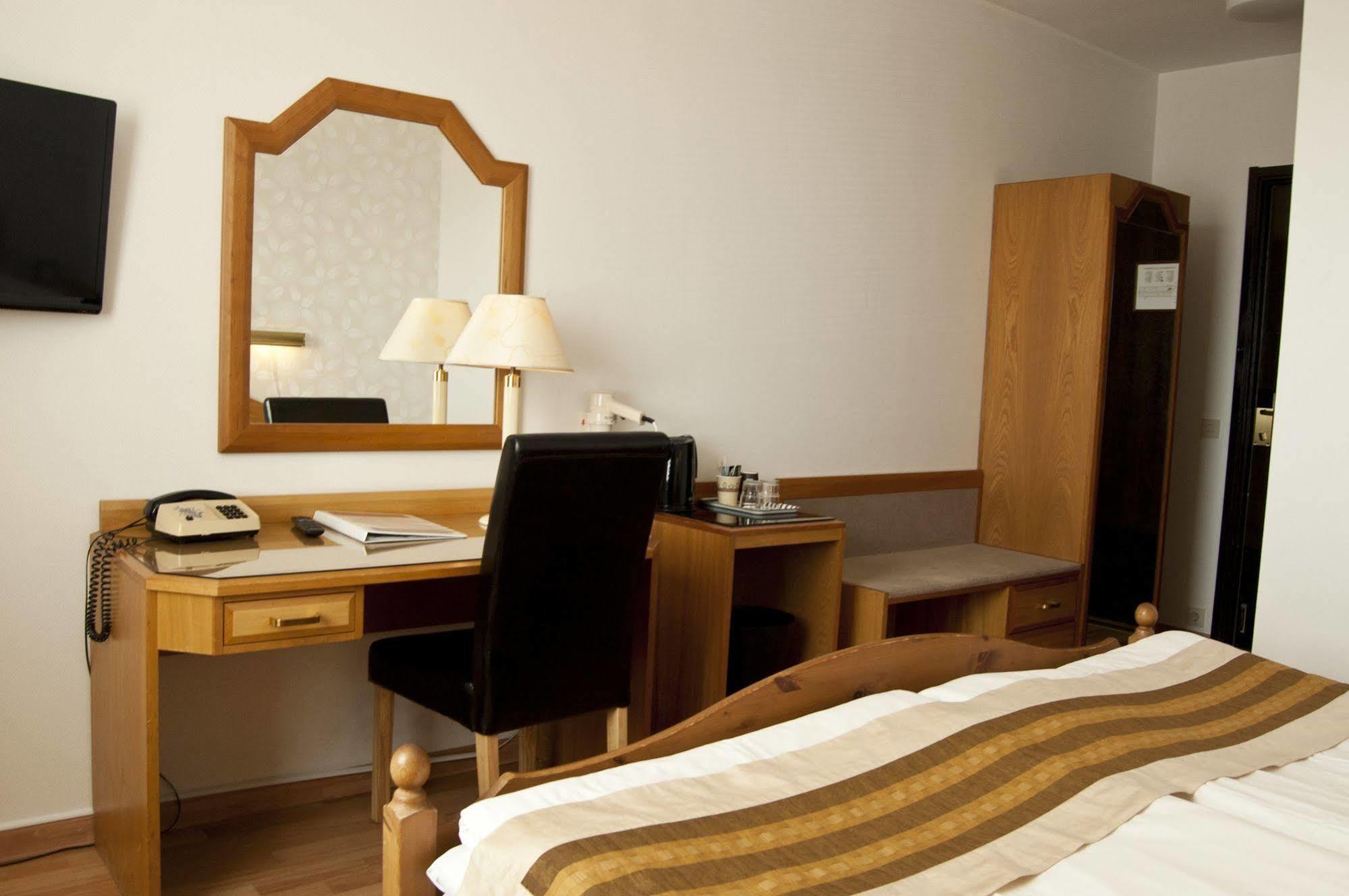 Hotell Kung Gösta Mora Exterior foto